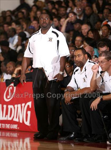 Thumbnail 3 in Bishop Montgomery vs. Inglewood (CIF SS Semifinals) photogallery.