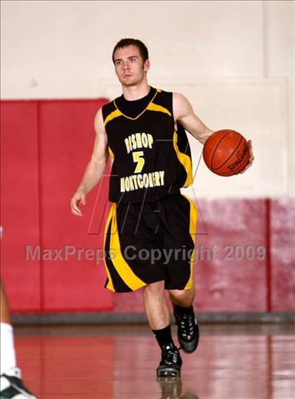 Thumbnail 3 in Bishop Montgomery vs. Inglewood (CIF SS Semifinals) photogallery.