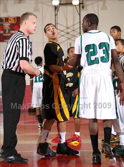Thumbnail 1 in Bishop Montgomery vs. Inglewood (CIF SS Semifinals) photogallery.