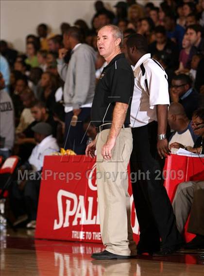 Thumbnail 2 in Bishop Montgomery vs. Inglewood (CIF SS Semifinals) photogallery.