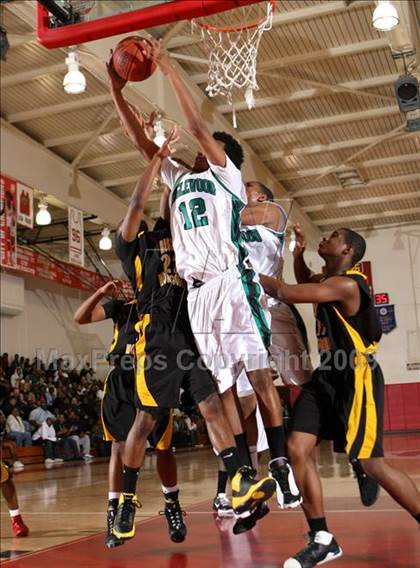 Thumbnail 1 in Bishop Montgomery vs. Inglewood (CIF SS Semifinals) photogallery.