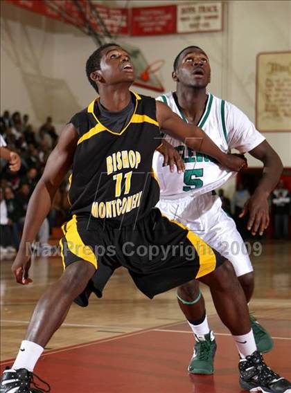 Thumbnail 3 in Bishop Montgomery vs. Inglewood (CIF SS Semifinals) photogallery.