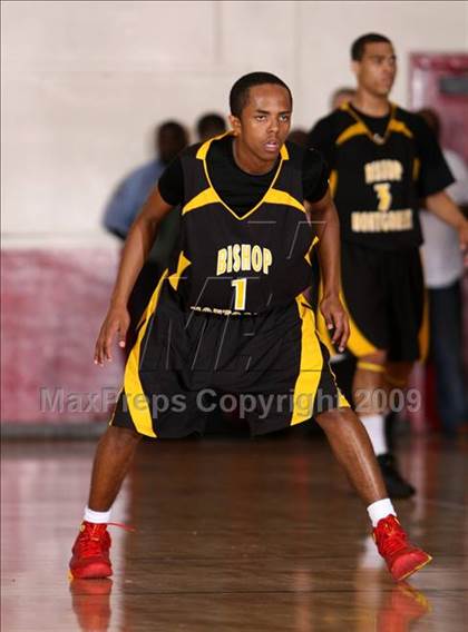 Thumbnail 1 in Bishop Montgomery vs. Inglewood (CIF SS Semifinals) photogallery.