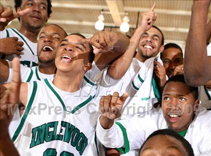 Thumbnail 3 in Bishop Montgomery vs. Inglewood (CIF SS Semifinals) photogallery.