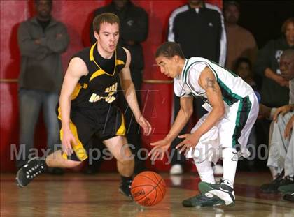 Thumbnail 3 in Bishop Montgomery vs. Inglewood (CIF SS Semifinals) photogallery.