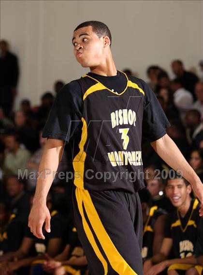 Thumbnail 2 in Bishop Montgomery vs. Inglewood (CIF SS Semifinals) photogallery.