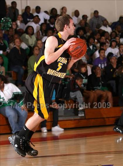 Thumbnail 1 in Bishop Montgomery vs. Inglewood (CIF SS Semifinals) photogallery.