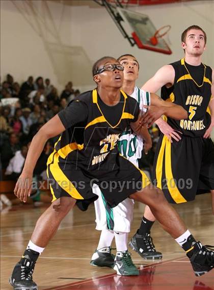 Thumbnail 3 in Bishop Montgomery vs. Inglewood (CIF SS Semifinals) photogallery.