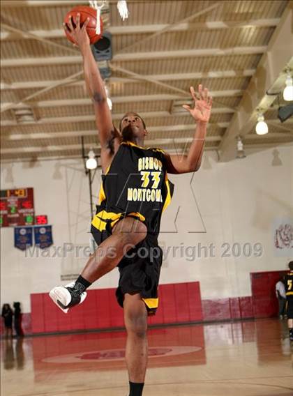 Thumbnail 3 in Bishop Montgomery vs. Inglewood (CIF SS Semifinals) photogallery.