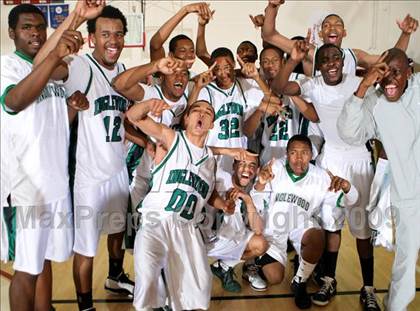 Thumbnail 2 in Bishop Montgomery vs. Inglewood (CIF SS Semifinals) photogallery.