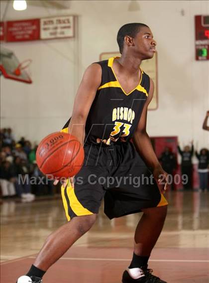 Thumbnail 2 in Bishop Montgomery vs. Inglewood (CIF SS Semifinals) photogallery.