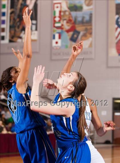 Thumbnail 3 in Alief Elsik vs. Clear Springs (UIL 5A Region 3 Semifinal) photogallery.