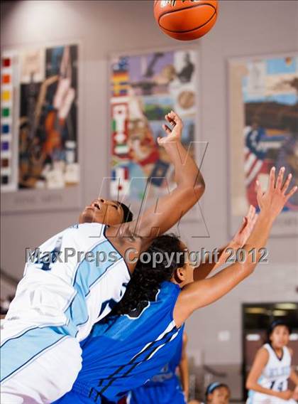 Thumbnail 2 in Alief Elsik vs. Clear Springs (UIL 5A Region 3 Semifinal) photogallery.