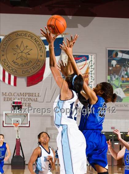 Thumbnail 3 in Alief Elsik vs. Clear Springs (UIL 5A Region 3 Semifinal) photogallery.