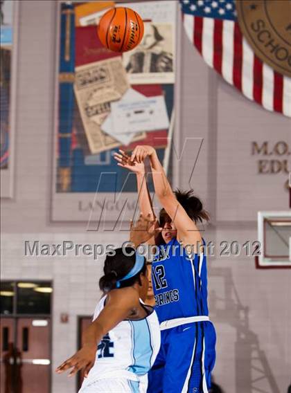 Thumbnail 1 in Alief Elsik vs. Clear Springs (UIL 5A Region 3 Semifinal) photogallery.