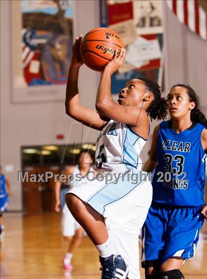 Thumbnail 3 in Alief Elsik vs. Clear Springs (UIL 5A Region 3 Semifinal) photogallery.