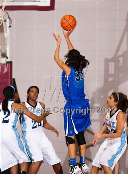 Thumbnail 2 in Alief Elsik vs. Clear Springs (UIL 5A Region 3 Semifinal) photogallery.