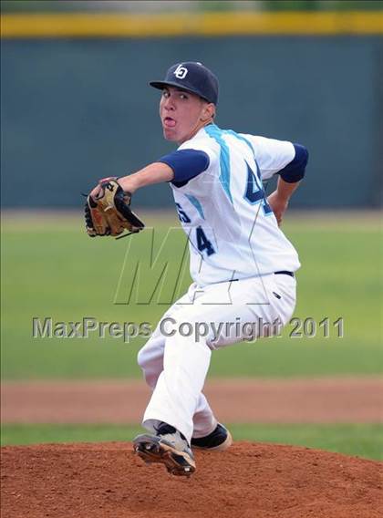Thumbnail 1 in Kaiser @ Los Osos photogallery.
