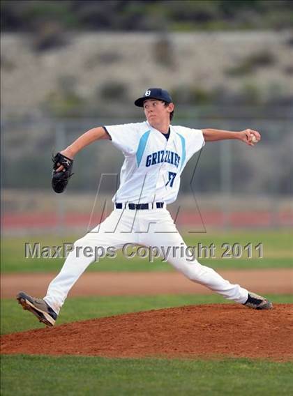Thumbnail 1 in Kaiser @ Los Osos photogallery.