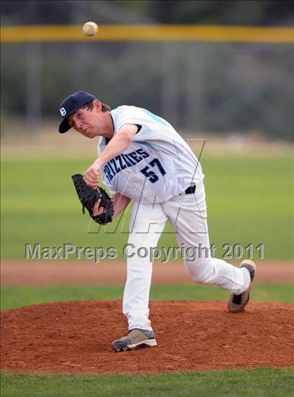Thumbnail 2 in Kaiser @ Los Osos photogallery.