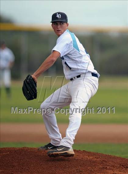 Thumbnail 2 in Kaiser @ Los Osos photogallery.