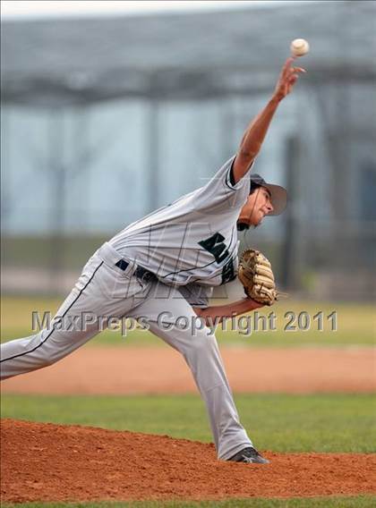 Thumbnail 1 in Kaiser @ Los Osos photogallery.