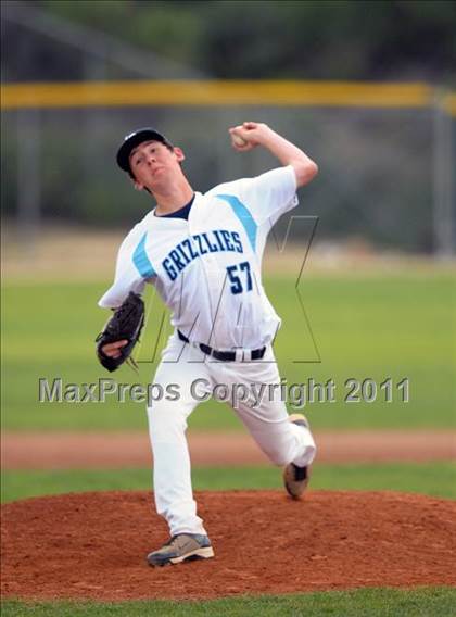 Thumbnail 1 in Kaiser @ Los Osos photogallery.