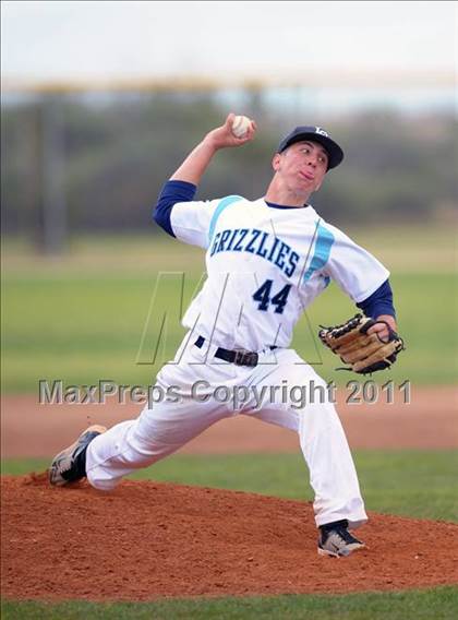 Thumbnail 2 in Kaiser @ Los Osos photogallery.
