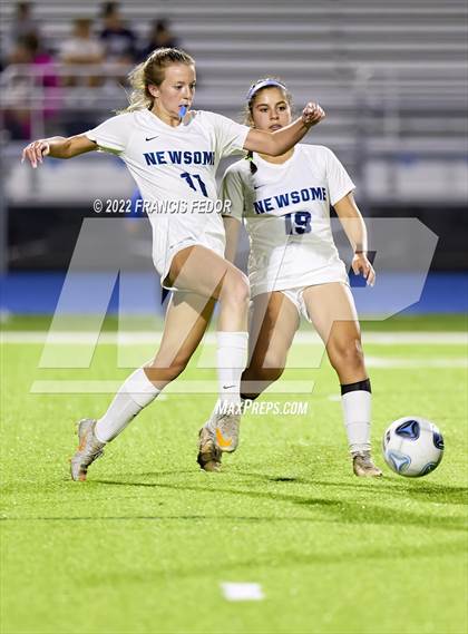 Thumbnail 3 in Newsome @ Sumner photogallery.