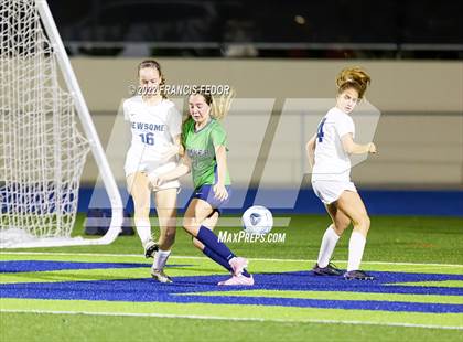 Thumbnail 2 in Newsome @ Sumner photogallery.