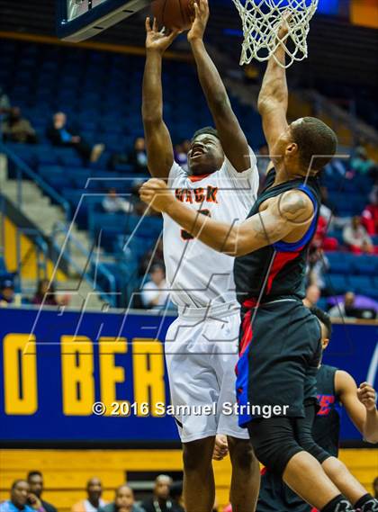 Thumbnail 2 in McClymonds vs. Curie (Oakland Legends Classic) photogallery.