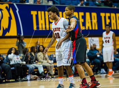 Thumbnail 2 in McClymonds vs. Curie (Oakland Legends Classic) photogallery.