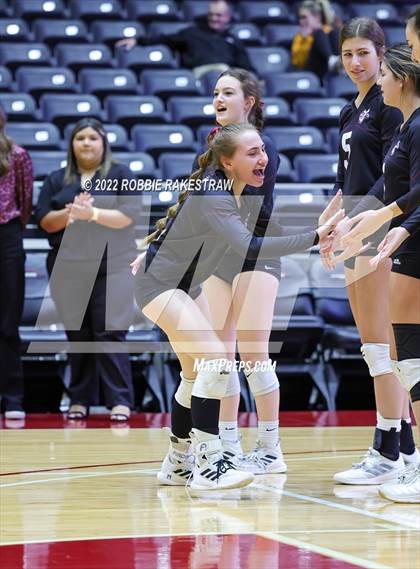 Thumbnail 2 in Bushland vs. East Bernard (UIL 3A Semifinal) photogallery.