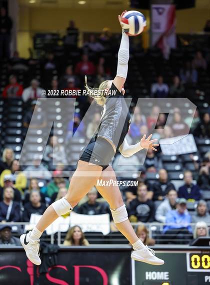 Thumbnail 1 in Bushland vs. East Bernard (UIL 3A Semifinal) photogallery.