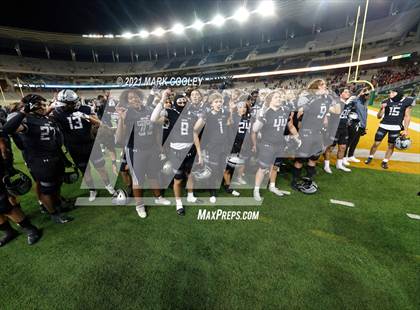 Thumbnail 3 in Guyer vs. Tomball (UIL 6A DII Semifinal) photogallery.