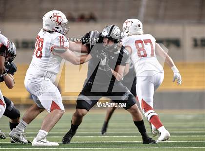 Thumbnail 2 in Guyer vs. Tomball (UIL 6A DII Semifinal) photogallery.