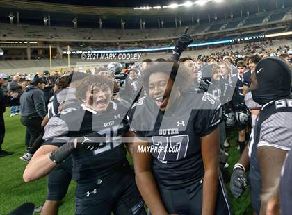 Thumbnail 1 in Guyer vs. Tomball (UIL 6A DII Semifinal) photogallery.