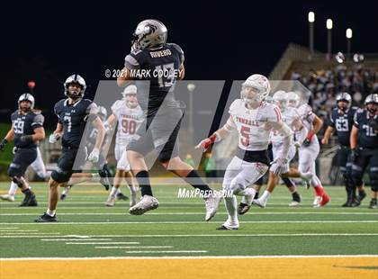 Thumbnail 1 in Guyer vs. Tomball (UIL 6A DII Semifinal) photogallery.
