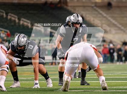 Thumbnail 3 in Guyer vs. Tomball (UIL 6A DII Semifinal) photogallery.
