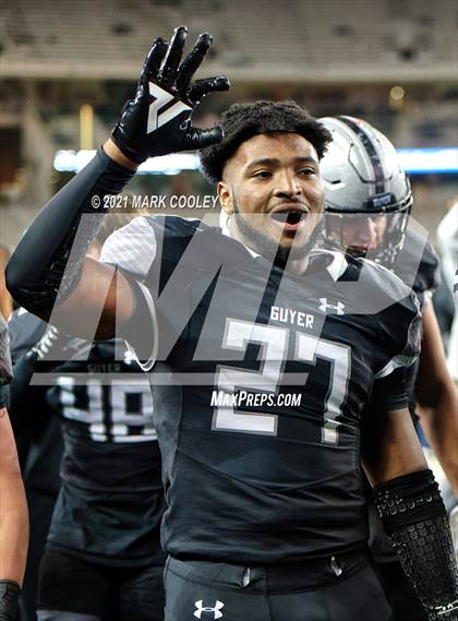 Thumbnail 3 in Guyer vs. Tomball (UIL 6A DII Semifinal) photogallery.