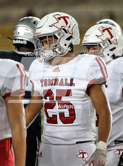 Thumbnail 1 in Guyer vs. Tomball (UIL 6A DII Semifinal) photogallery.