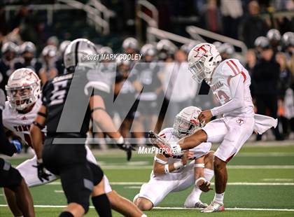 Thumbnail 1 in Guyer vs. Tomball (UIL 6A DII Semifinal) photogallery.