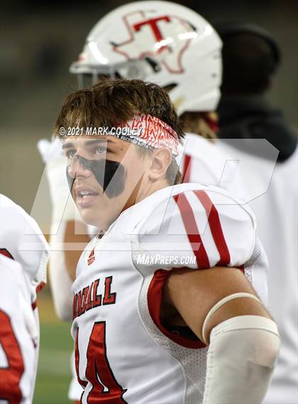 Thumbnail 3 in Guyer vs. Tomball (UIL 6A DII Semifinal) photogallery.