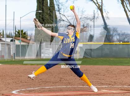 Thumbnail 3 in Big Valley Christian vs. Tracy photogallery.