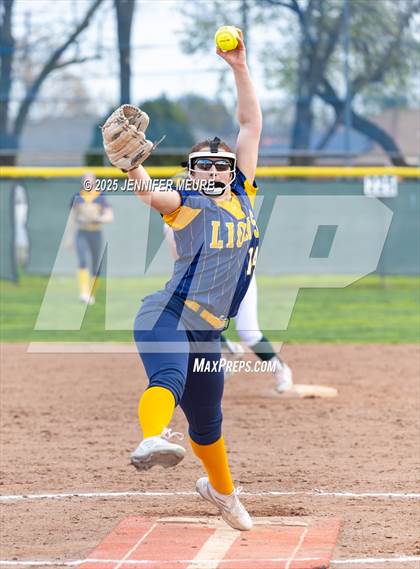 Thumbnail 3 in Big Valley Christian vs. Tracy photogallery.