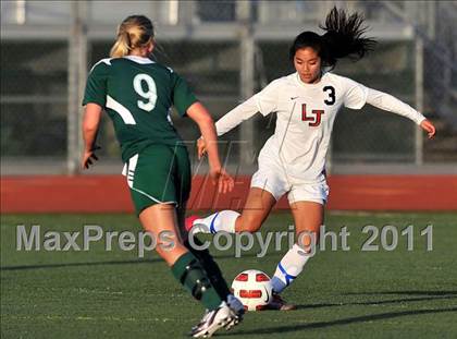 Thumbnail 1 in Coronado vs. La Jolla (CIF SoCal D2 Regional Final) photogallery.