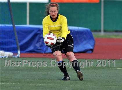 Thumbnail 2 in Coronado vs. La Jolla (CIF SoCal D2 Regional Final) photogallery.