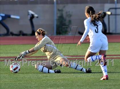 Thumbnail 3 in Coronado vs. La Jolla (CIF SoCal D2 Regional Final) photogallery.