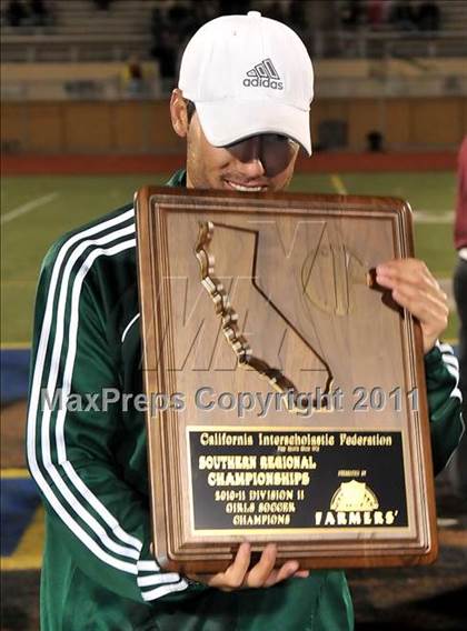 Thumbnail 3 in Coronado vs. La Jolla (CIF SoCal D2 Regional Final) photogallery.
