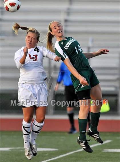 Thumbnail 3 in Coronado vs. La Jolla (CIF SoCal D2 Regional Final) photogallery.